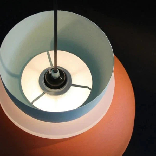 Minimalistyczna lampa wisząca w stylu nordyckim