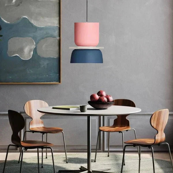Minimalistyczna lampa wisząca w stylu nordyckim