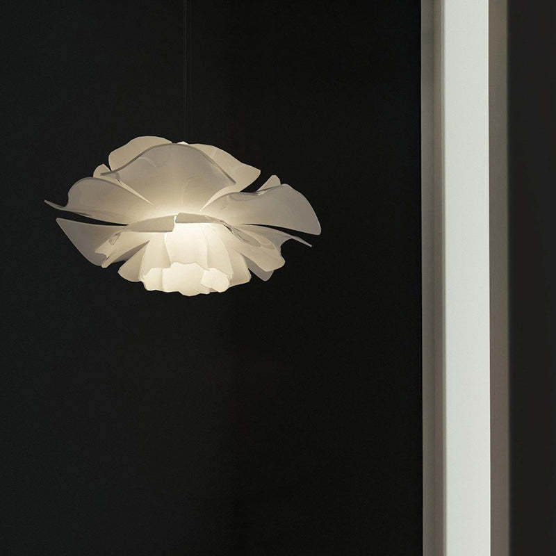 Nowoczesna lampa wisząca inspirowana kwiatami