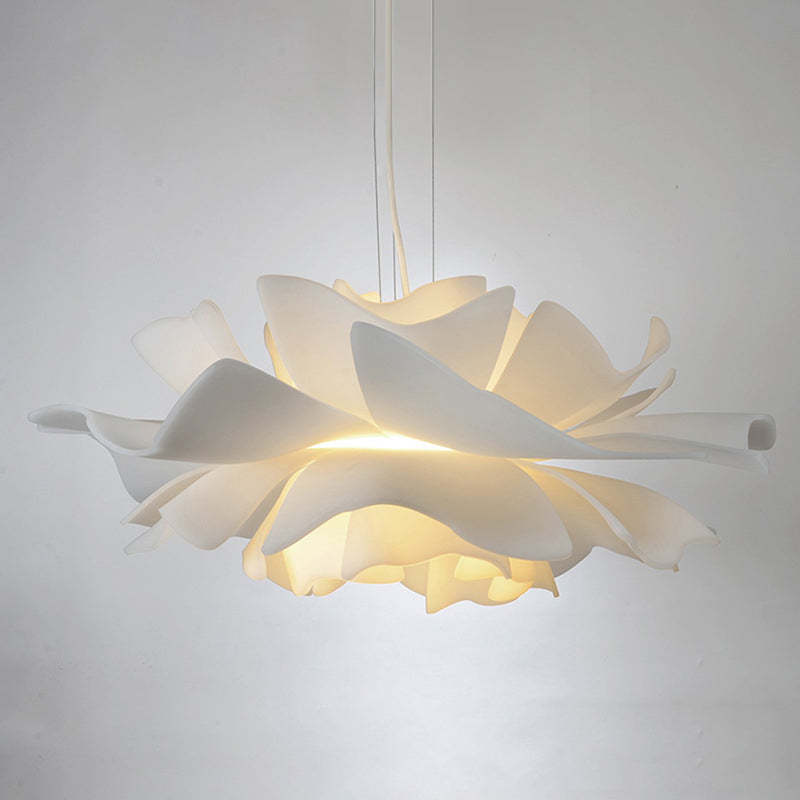 Nowoczesna lampa wisząca inspirowana kwiatami