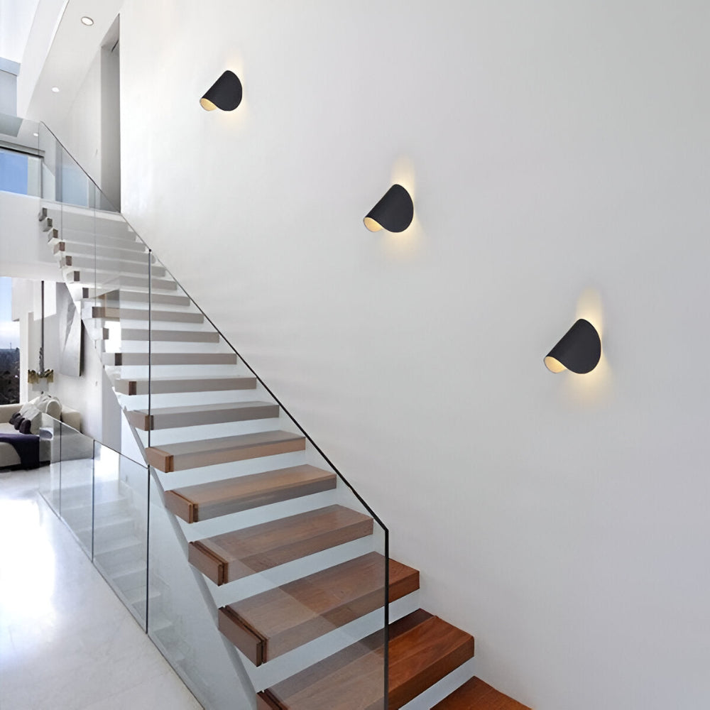 Regulowana lampa ścienna inspirowana stylem włoskim