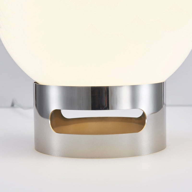 Klasyczna lampa biurkowa inspirowana Francją