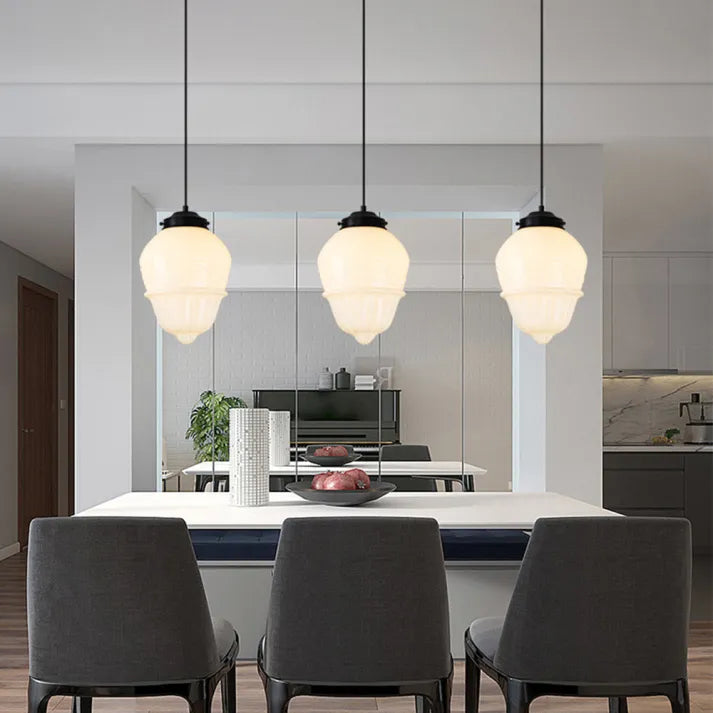 Nowoczesna lampa wisząca o geometrycznym, matowym wzornictwie