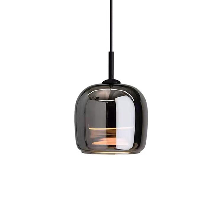 Czarna lampa wisząca w stylu skandynawskim
