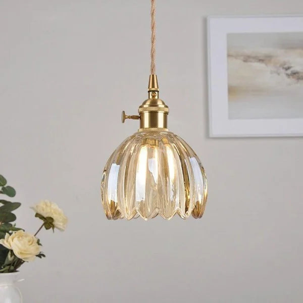 Lampa wisząca inspirowana kwiatem