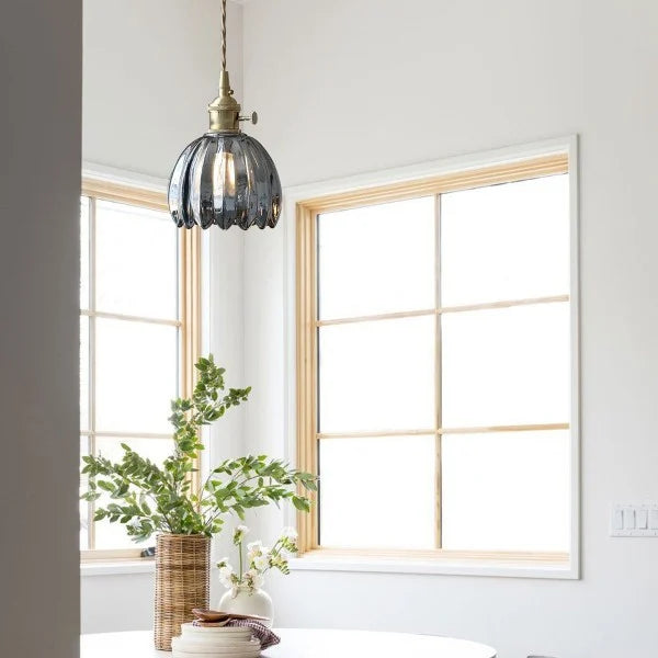 Lampa wisząca inspirowana kwiatem