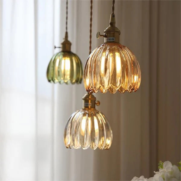 Lampa wisząca inspirowana kwiatem