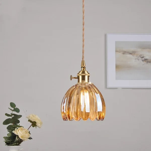 Lampa wisząca inspirowana kwiatem