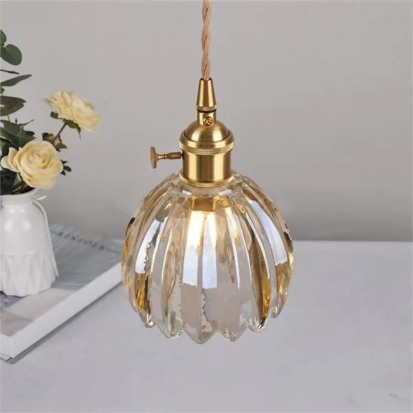 Lampa wisząca inspirowana kwiatem