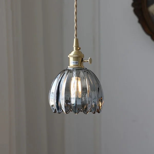 Lampa wisząca inspirowana kwiatem