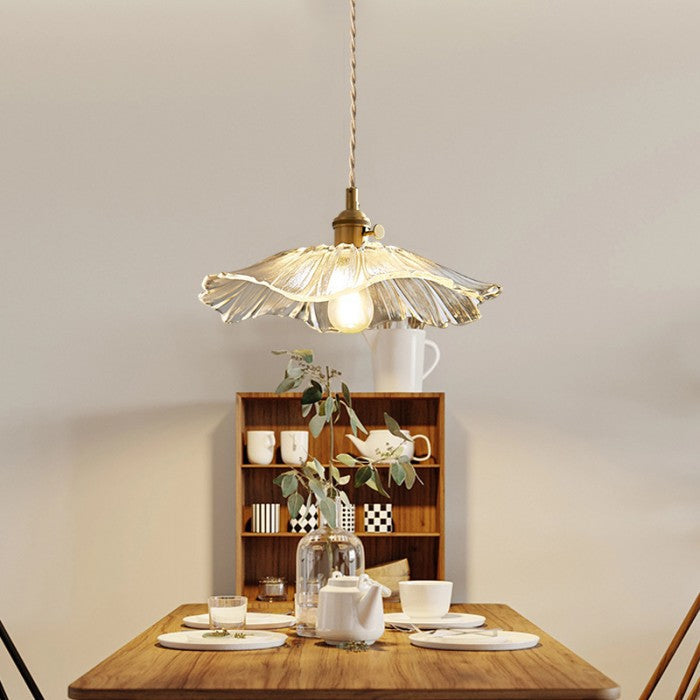 Lampa wisząca inspirowana kwiatami