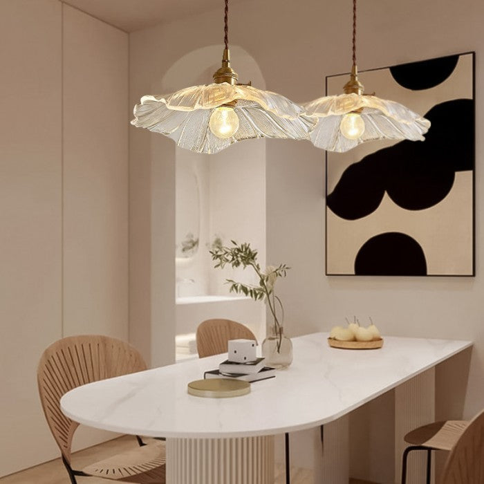Lampa wisząca inspirowana kwiatami