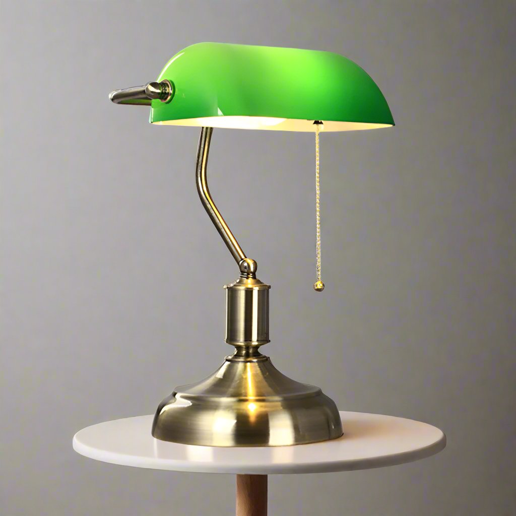 Lampa biurkowa w stylu vintage inspirowanym Europą