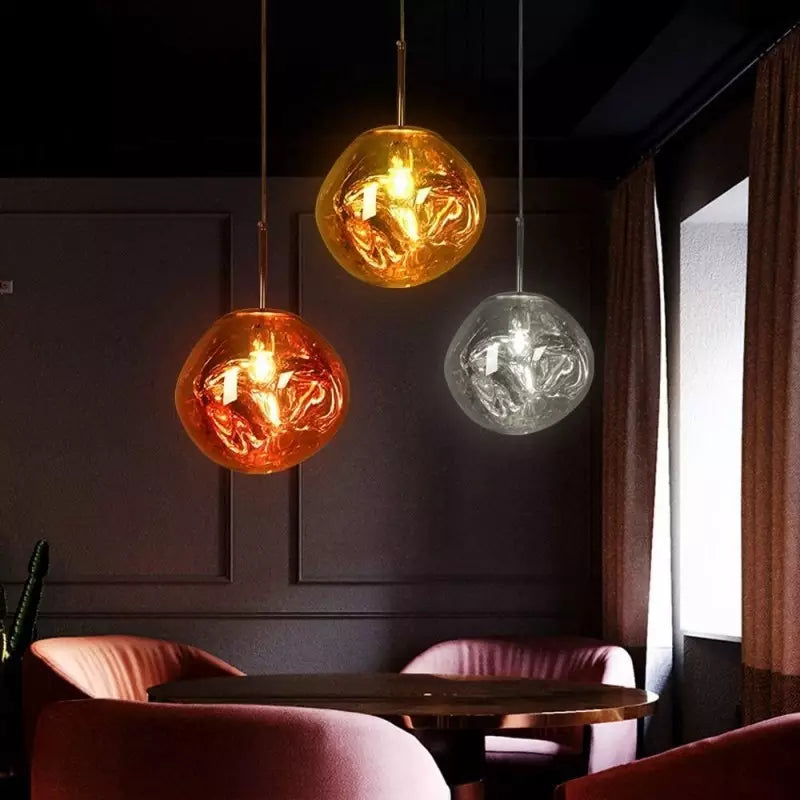 Lampa wisząca w stylu rzemieślniczym z kloszem z efektem stopienia