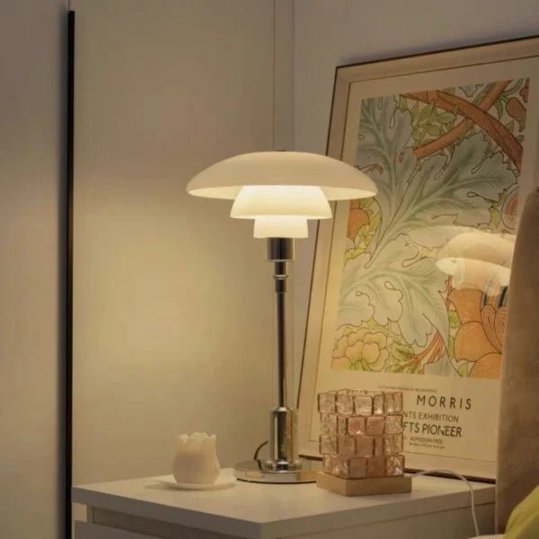 Nowoczesna lampa biurkowa z warstwowym dyskiem