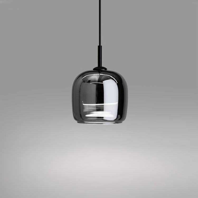 Czarna lampa wisząca w stylu skandynawskim