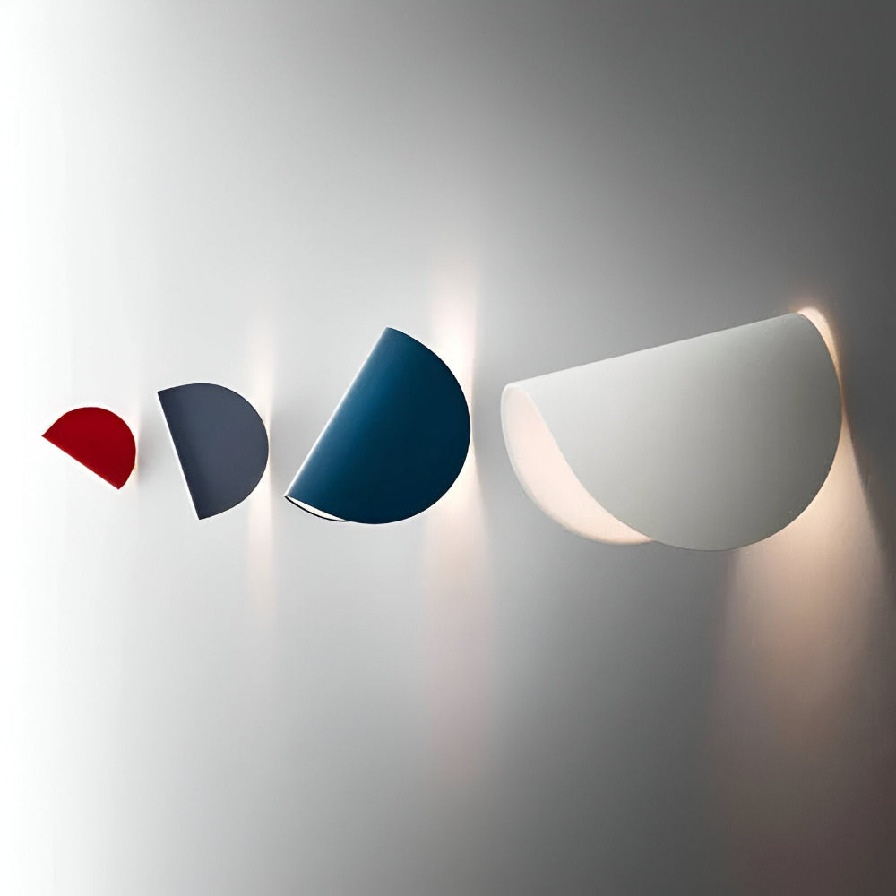 Regulowana lampa ścienna inspirowana stylem włoskim