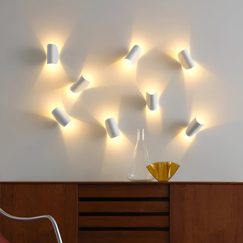 Regulowana lampa ścienna inspirowana stylem włoskim