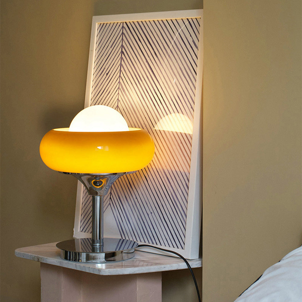 Lampa biurkowa inspirowana stylem retro