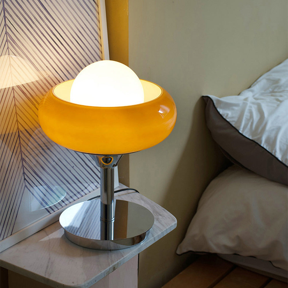 Lampa biurkowa inspirowana stylem retro