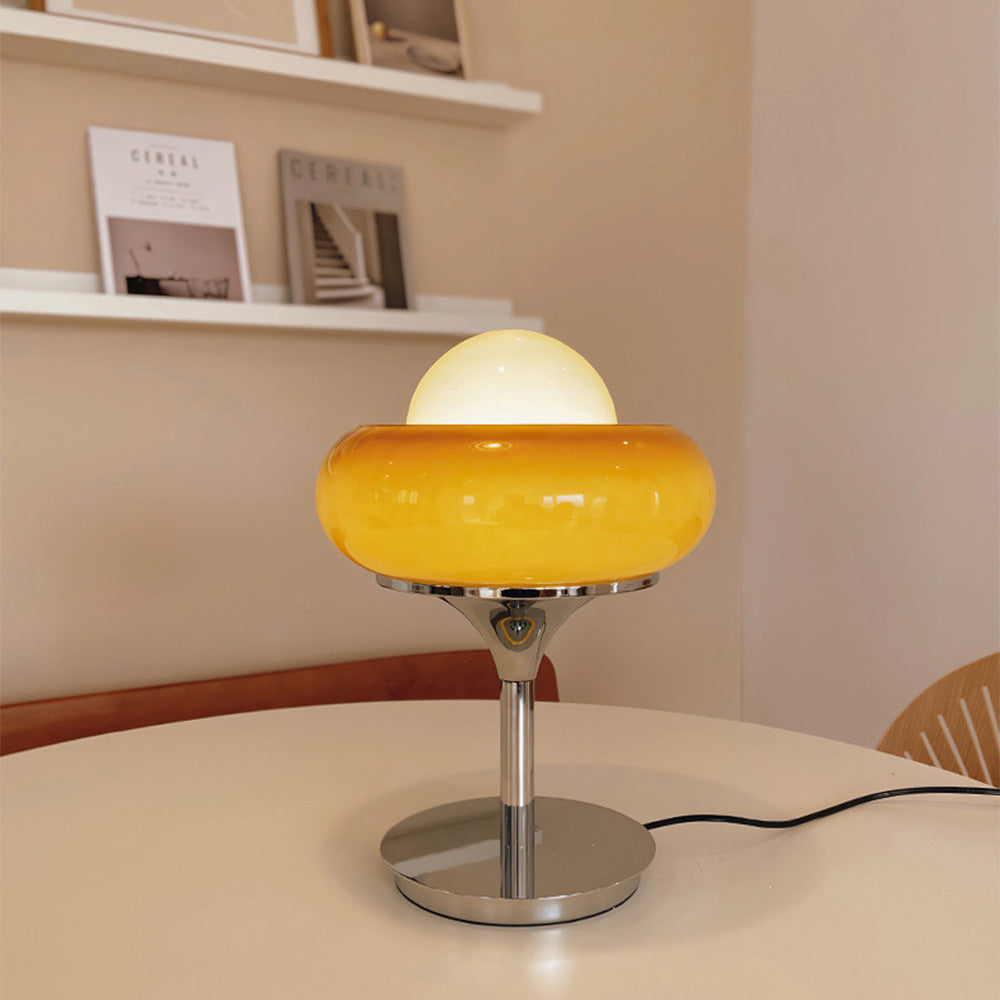Lampa biurkowa inspirowana stylem retro