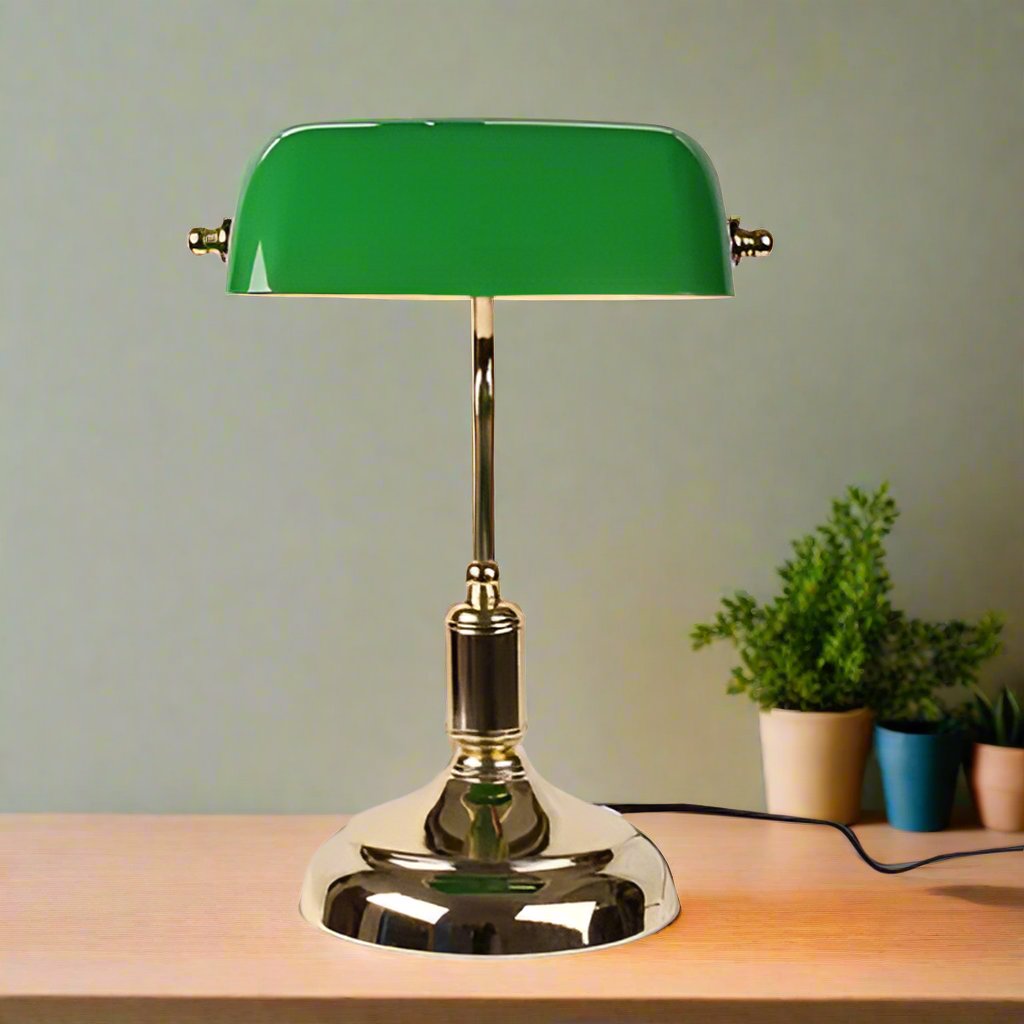 Lampa biurkowa w stylu vintage inspirowanym Europą