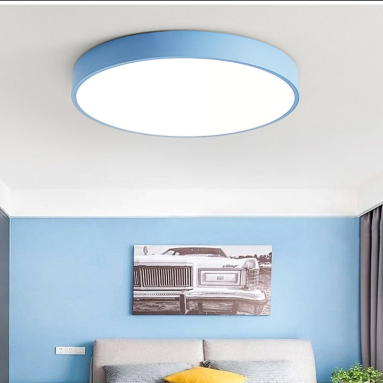 Skandynawska pastelowa lampa sufitowa